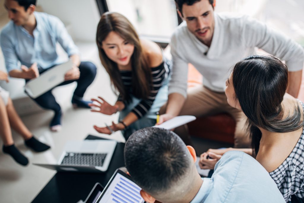 Does EBS volume on stopped instance incur cost？